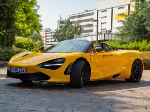 McLaren 720S Spider for rent